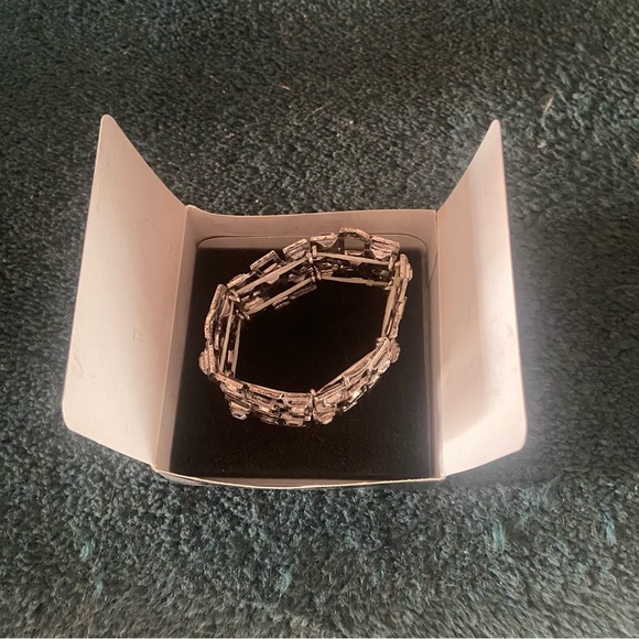 Traci Lynn Expression Bracelet (unisex) - Picture 7 of 7